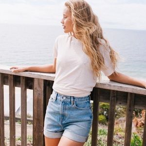 BDG Mom High-Rise Denim Short in Indigo